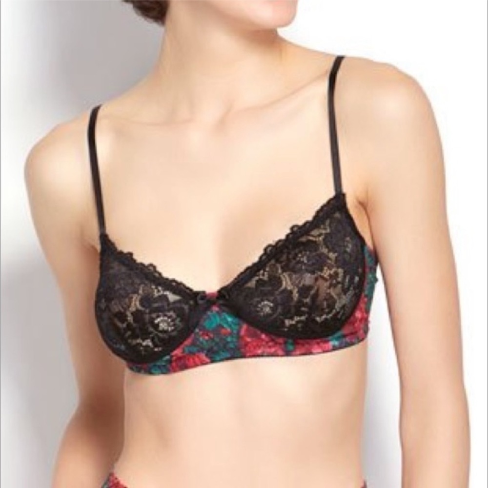 Hanky Panky Roses 🥀 are Red Soft Bralette